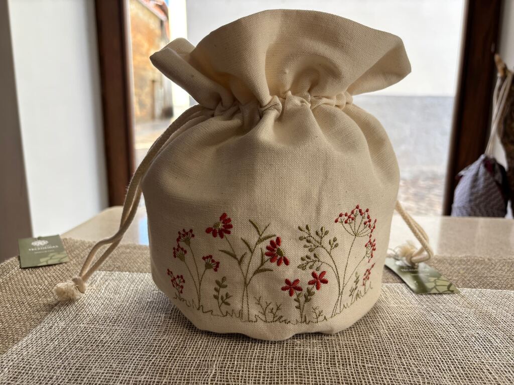 Sacos de Linho Bordados